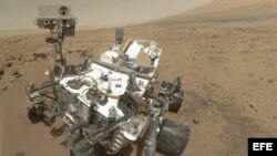 Imagen cedida por la agencia espacial estadounidense de la NASA del explorador Curiosity en Marte, el 31 de octubre del 2012.
