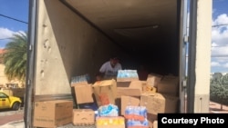 Contenedor donde se colecta ayuda humanitaria para cubanos varados en Nuevo Laredo.