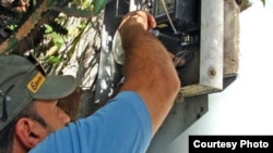 La manipulación del metro contador eléctrico es una forma de fraude extendida en Cuba.