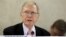 El presidente de la Comisión de Investigación de la ONU sobre Corea del Norte, Michael Kirby, ofrece una rueda de prensa celebrada en la sede de las Naciones Unidas europea, Ginebra (Suiza).