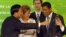 Chen Shui-Bien brinda con el ex presidente de El Salvador, Francisco Flores.