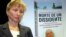Archivo - Martina Litvinenko, viuda de Alexander Litvinenko, el ex espía ruso envenenado con polonio en Londres en 2006, durante la presentación de su libro 'Muerte de un disidente' escrito junto a Alex Goldfarb, en Lisboa, Portugal. 