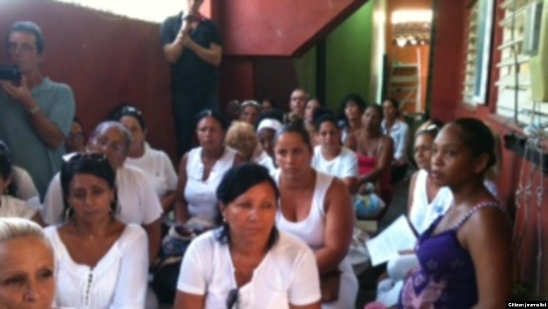 Reporta Cuba. Damas de Blanco en el Taller sobre DDHH, en La Habana.