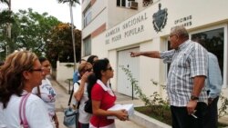 Detienen a opositor cubano que buscaba firmas para una Asamblea Constituyente