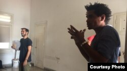 Joven artista convoca a Bienal 00 para sustituir postergada XIII Bienal de La Habana