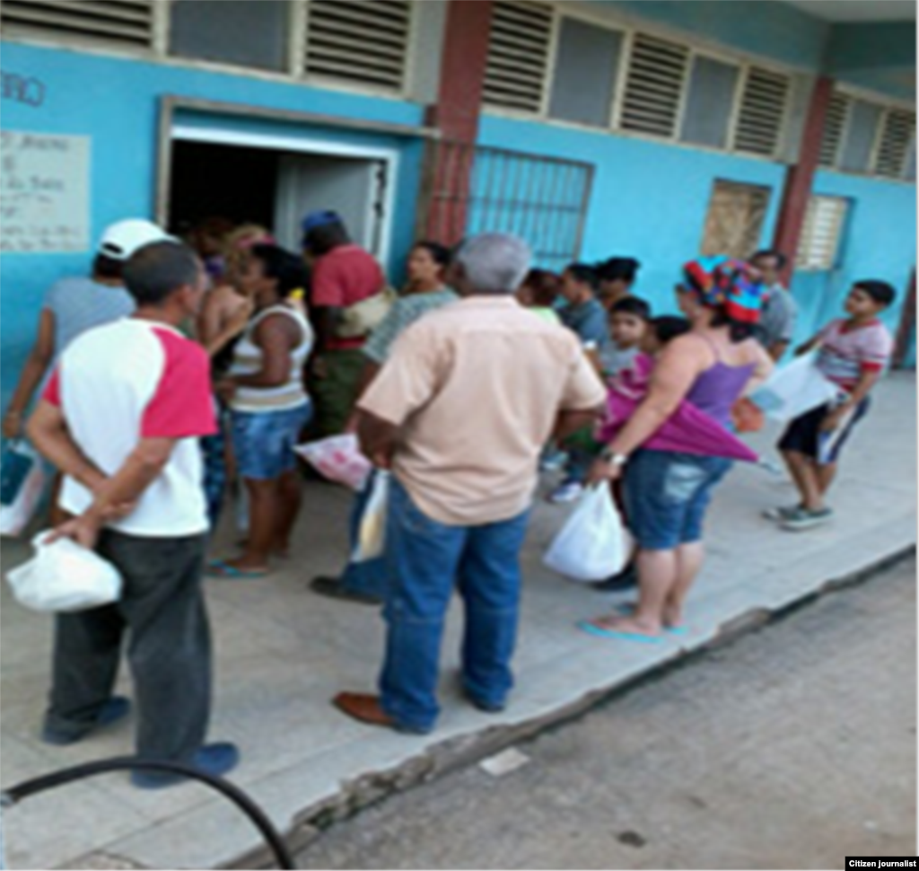 reportacuba foto eladio pupo colas racionamiento holguin