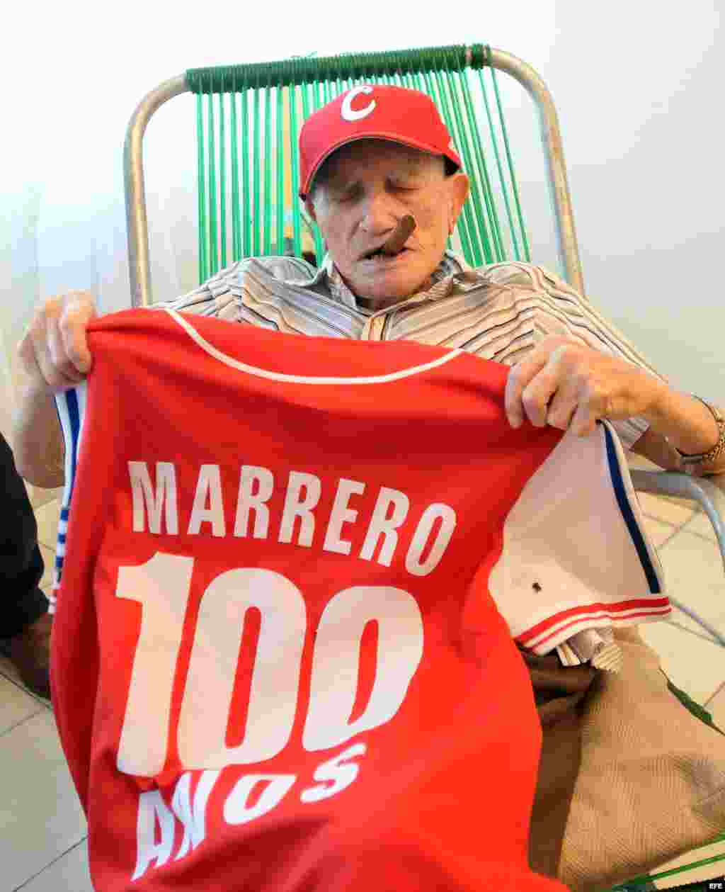 Conrado Marrero, una leyenda viva de las Grandes Ligas de Estados Unidos, cumplió 101 años el 25 de febrero de 2012.