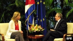 Reunión de Raúl Castro y la jefa de la diplomacia de la Unión Europea, Federica Mogherini.