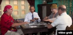 Obama juega dominó con Pánfilo en La Habana.