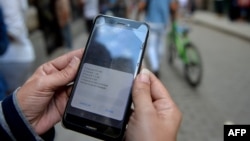 Cuba lanza servicio de conexión a internet por datos móviles.