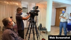 Periodista venezolano de VPI en rueda de prensa. Caracas, Venezuela, 03/16/20 Foto: VOA