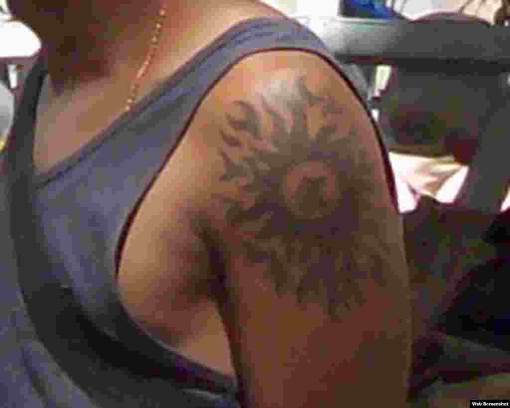 Aunque no es estrictamente identificativo del grupo, este tatuaje es muy usado por Los Charlis, una pandilla de Arroyo Naranjo.