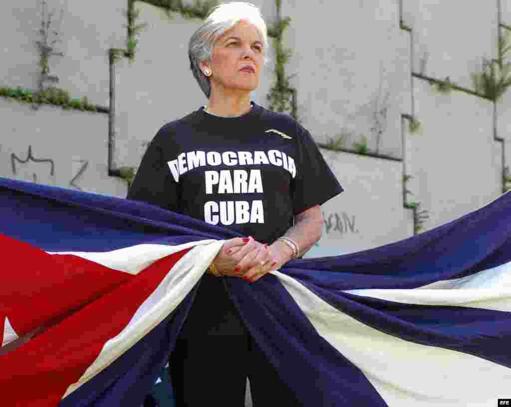 Sylvia Iriondo, de M.A.R (Madres y Mujeres Anti-Represión) por Cuba, lo que los cubanos han visto en este año es &quot;más de lo mismo&quot;, y al mismo tiempo se ha hecho &quot;más que evidente que el régimen no tiene la menor intención de cambiar. &nbsp;