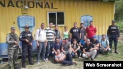 15 cubanos retenidos en la Aduana de Agua Caliente, Honduras