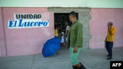 Una bodega en San Luis, Santiago de Cuba. (AFP/Yamil Lage).