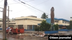 Reporta Cuba. Basurero al lado del policlínico 14 de Junio, en Luyanó, La Habana. Foto: Steve M. Pardo.