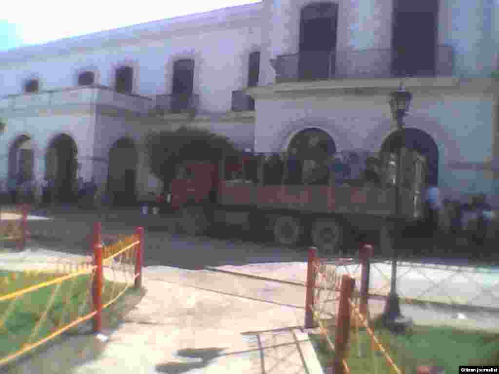 Carro-rastra uno de los medios de transporte más usados en Cuba