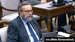 José María Sánchez, diputado del partido español VOX, pregunta en el Congreso de los Diputados los motivos por los que no se suspende el Acuerdo de Cooperación y Diálogo Político con Cuba, 7 de octubre del 2024.