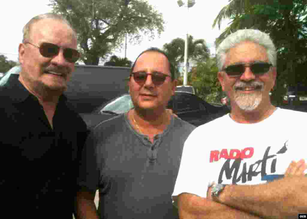 Carlos Oliva, Eduardo Misa (Manager del Palacio de los Jugos) y Pablo Fuente Viñoly