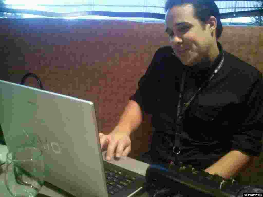 En los controles: Eddy Cicilia.