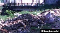 Camino de entrada a la fábrica de hielo en el pueblo de los Ariguanabense.