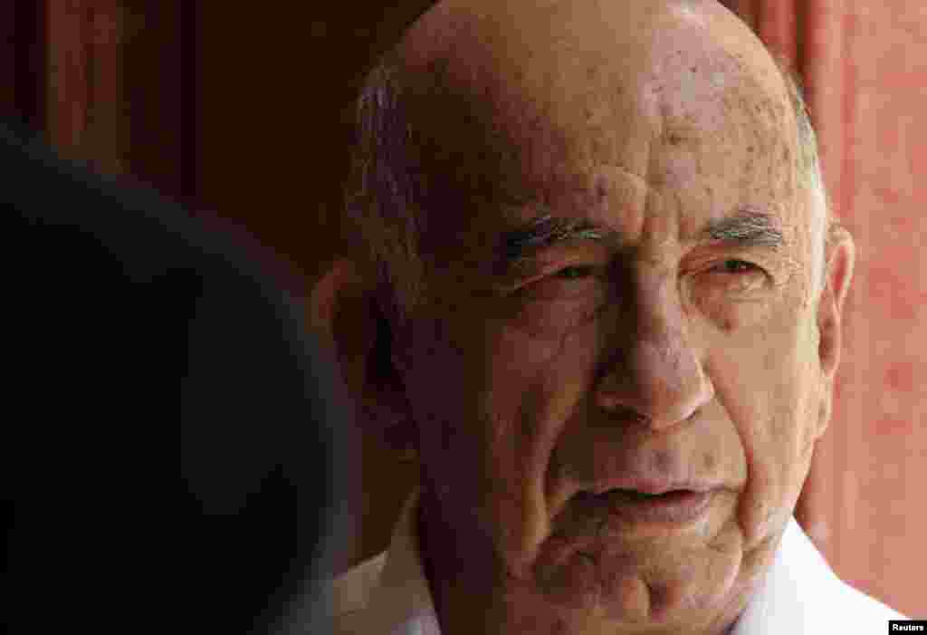 El primer Vicepresidente, el comandante de las FAR, José Ramón Machado Ventura. 