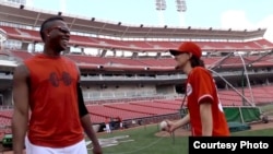 Aroldis Chapman y Cervilio Miguel Amador.