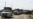 Agentes de la policía antidisturbios se encuentran en la carretera La Paz-Oruro para levantar un bloqueo en Mazo Cruz, en el departamento de La Paz (Bolivia), el 20 de junio de 2026, después de que el presidente boliviano, Rodrigo Paz, declarara el estado de emergencia.