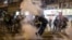 Policía dispara gas lacrimógena en Hong Kong el 29 de septiembre, 2019