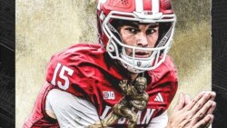Fernando Mendoza, quarterback de la Universidad de Indiana, fue galardonado este fin de semana con el Trofeo Heisman.