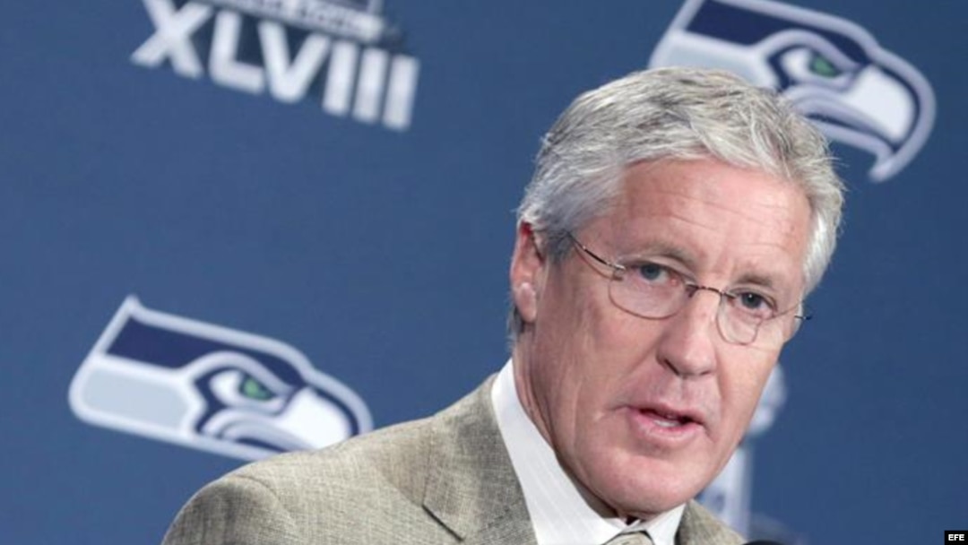 El entrenador de Seattle Seahawks, Pete Carroll, habló el 26 de enero de 2014, en la primera Conferencia de prensa sobre el Superbowl en un hotel de Jersey City, Nueva Jersey, EEUU.