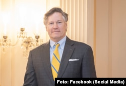 El subsecretario de Estado, Christopher Landau.