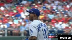 Erisbel Arruebarrena con los Dodgers de Los Angeles