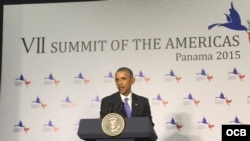 Barack Obama en conferencia de prensa en la Cumbre Panamá 2015.