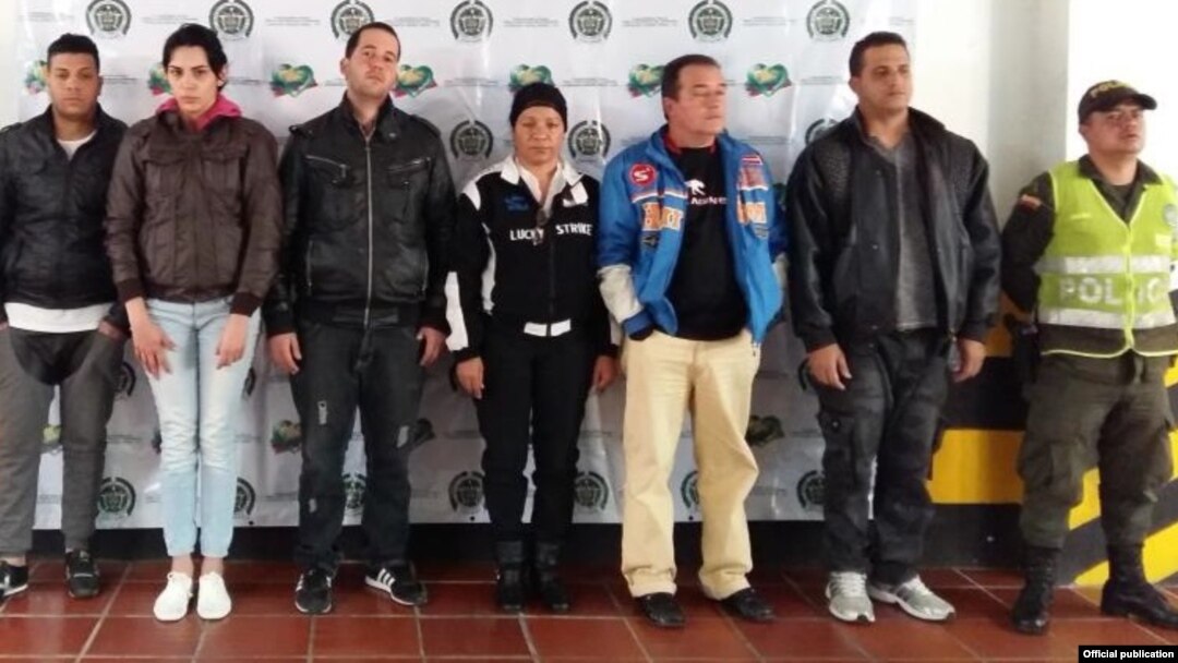 Los seis cubanos que entraron ilegalmente a Colombia y que fueron devueltos a Ecuador.