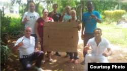 Miembros del movimiento "Por una nueva República" inician la campaña en el municipio Boyeros.