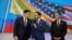 El secretario de Estado de EEUU Marco Rubio y  el presidente colombiano Abelardo De La Espriella, junto al canciller Omar Bula. (REUTERS)