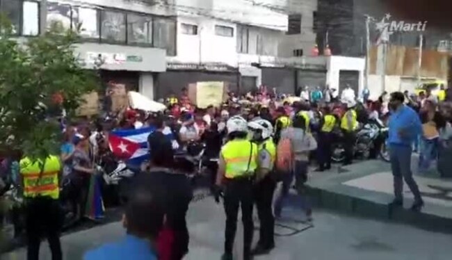 VIDEO: "Raúl Castro asesino", gritan cubanos en Quito