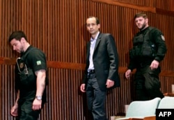 Marcelo Odebrecht llega a una audiencia en la Corte Federal en Curitiba, el 1ro de septiembre de 2015.