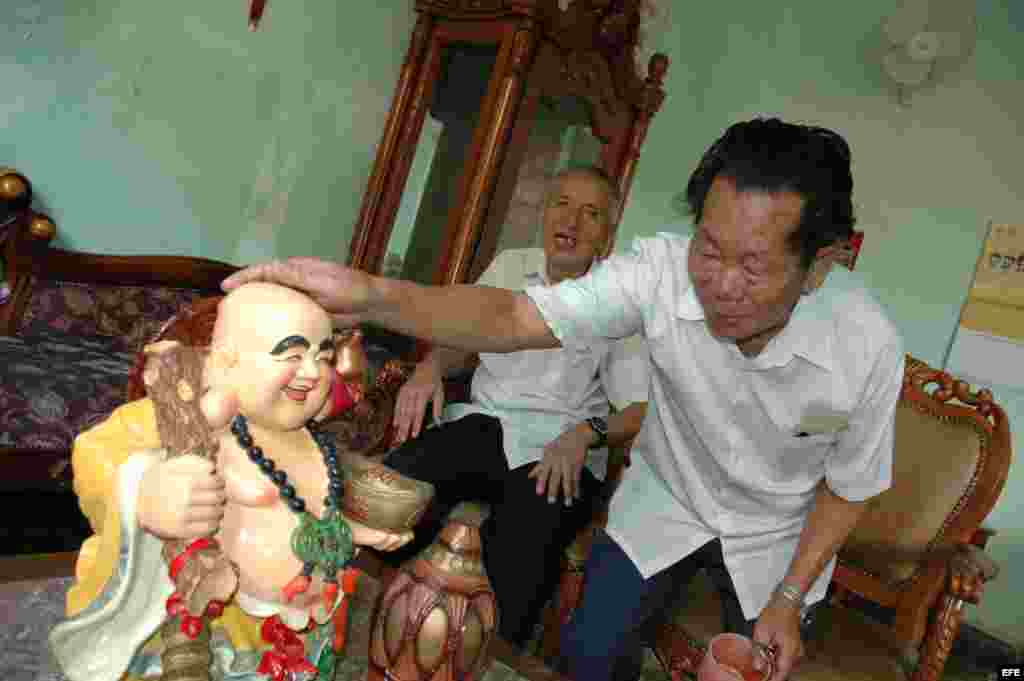  2 % de los cubanos desciende de los chinos.