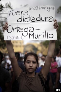 Miles de nicaragüenses se concentraron el domingo en el parque La Democracia, en San José.