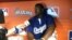 Yasiel Puig brindando declaraciones a Radio TV Martí