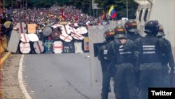 Las imágenes de las protestas en Venezuela parecen tomadas en una zona de guerra. ( Foto: @worldonalert)