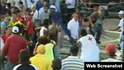 Opositor golpeado en misa del papa en Cuba