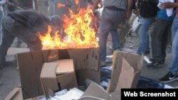 Encapuchados incendiaron máquinas y material electoral en El Tovar.