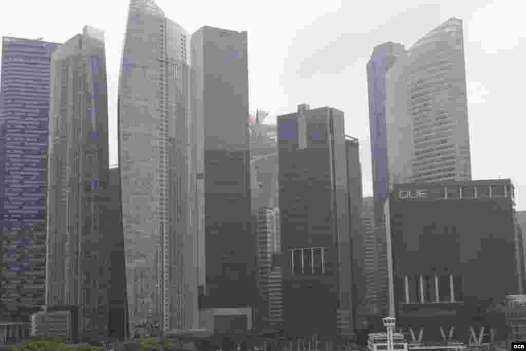 Singapur moderno, sede de entidades financieras.