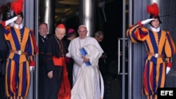 Papa Francisco acude al Sínodo de Obispos este 23 de octubre.