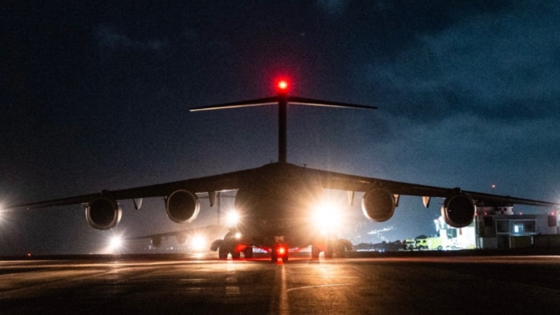 EEUU mantiene puente aéreo con Venezuela y amplía operaciones de asistencia