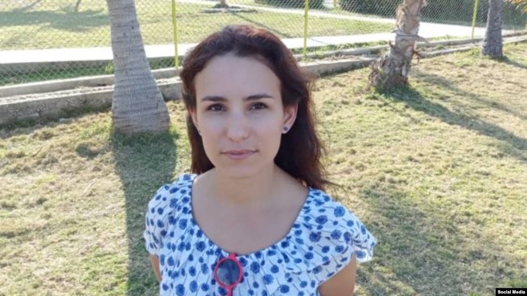 Isel Arango, editora de la revista La Hora de Cuba. Tomado de La Hora de Cuba.