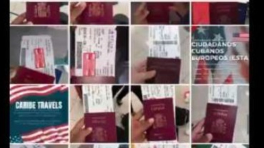 Imagen fotorrealista que representa un conjunto de pasaportes cubanos y documentos de viaje falsificados sobre un mapa de los Estados Unidos, con billetes de dólar dispersos, simbolizando el tráfico de personas. Iluminación dramática y detalles nítidos.